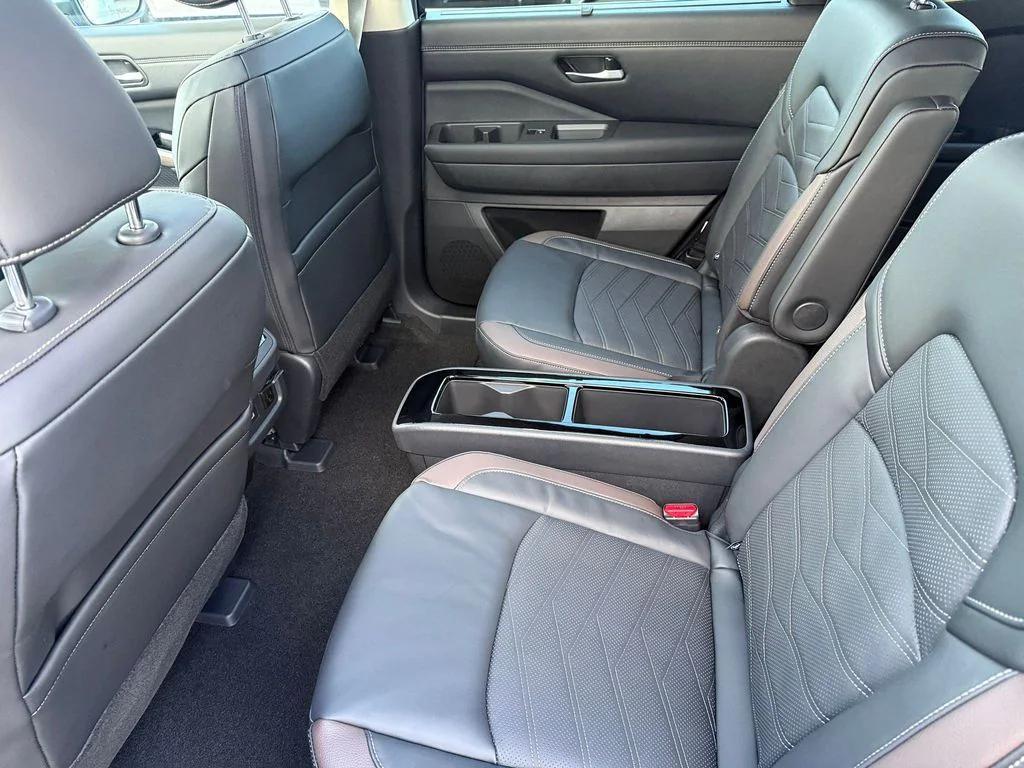 new 2025 Nissan Pathfinder car, priced at $45,349