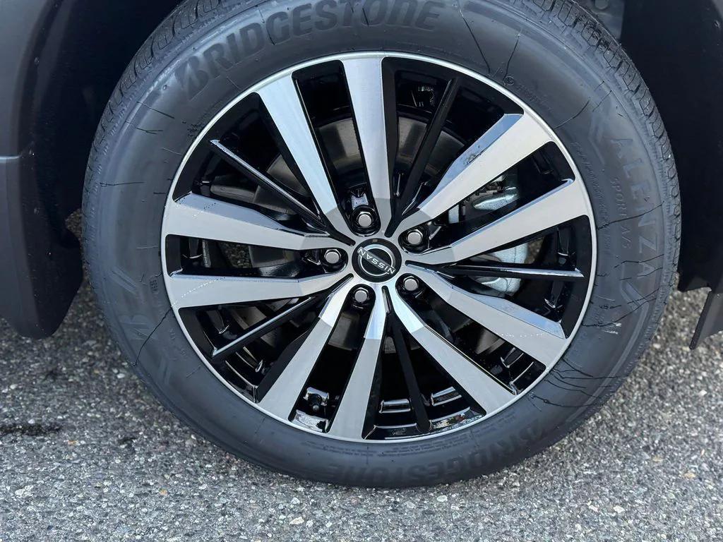 new 2025 Nissan Pathfinder car, priced at $45,349