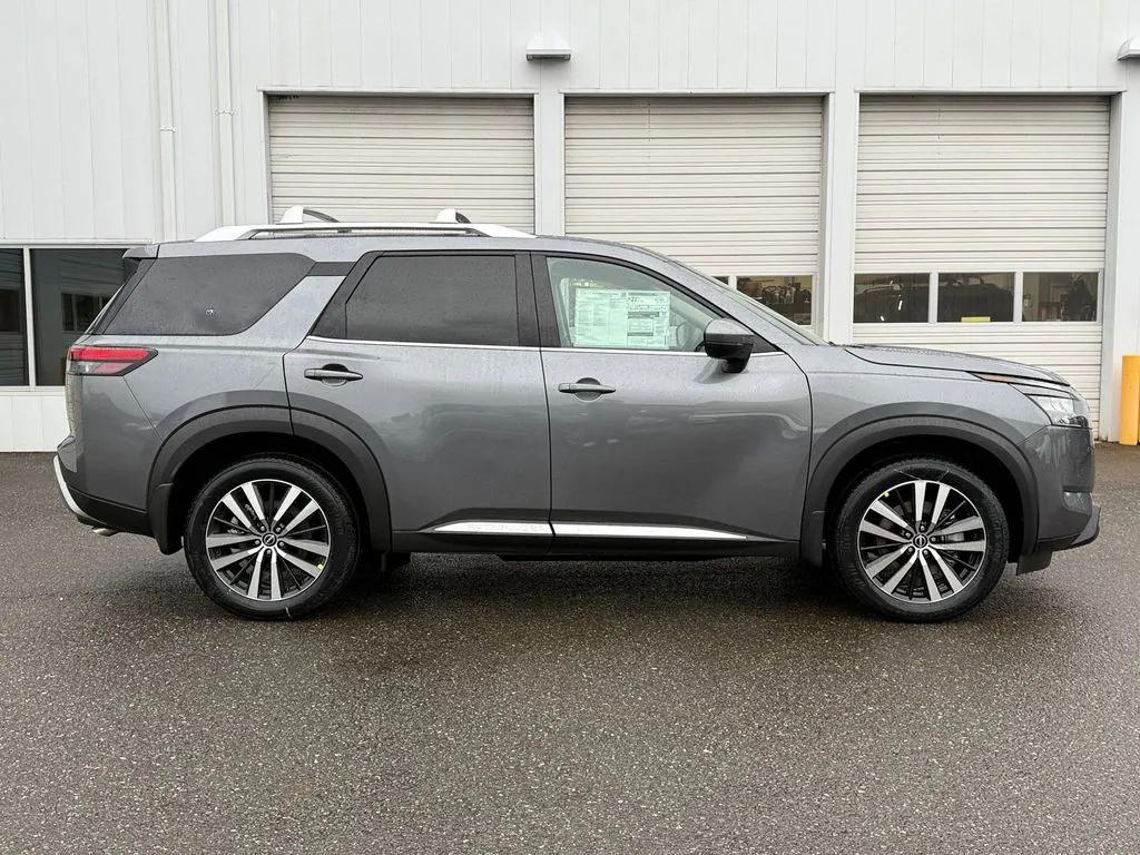 new 2025 Nissan Pathfinder car, priced at $44,032