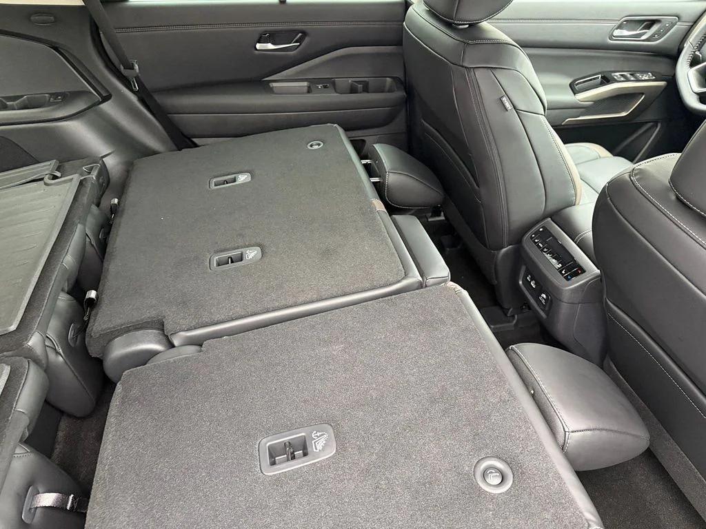 new 2025 Nissan Pathfinder car, priced at $44,032