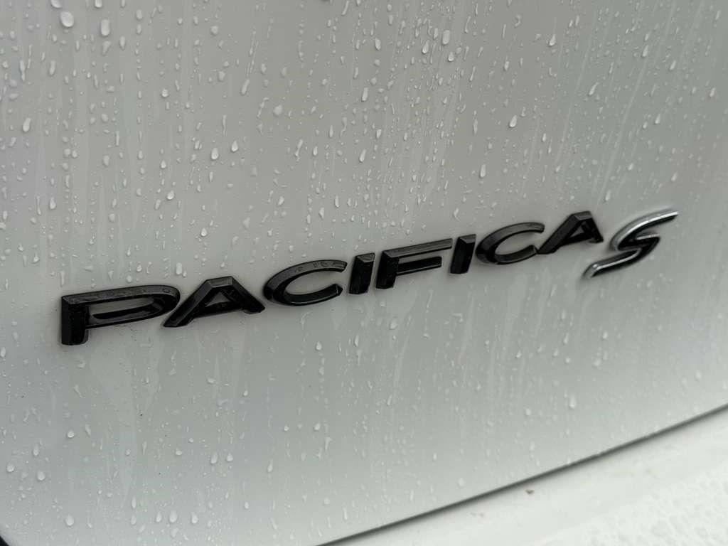 used 2025 Chrysler Pacifica car, priced at $31,999