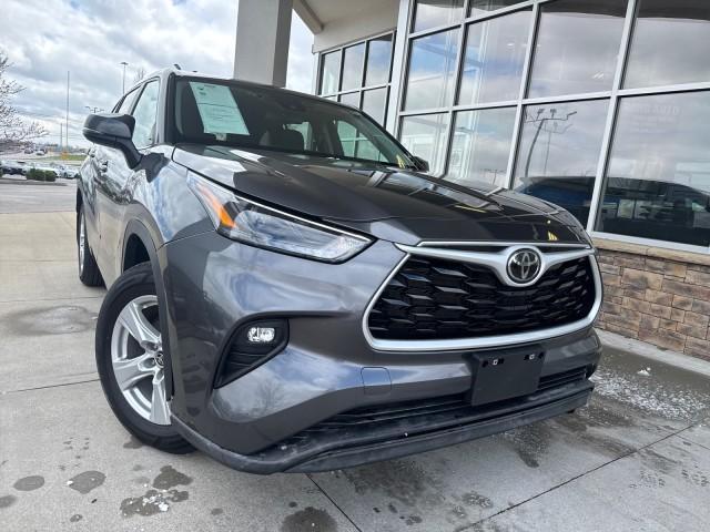 used 2024 Toyota Highlander car, priced at $32,588