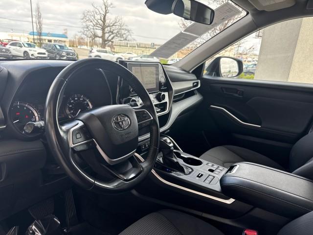 used 2024 Toyota Highlander car, priced at $32,588
