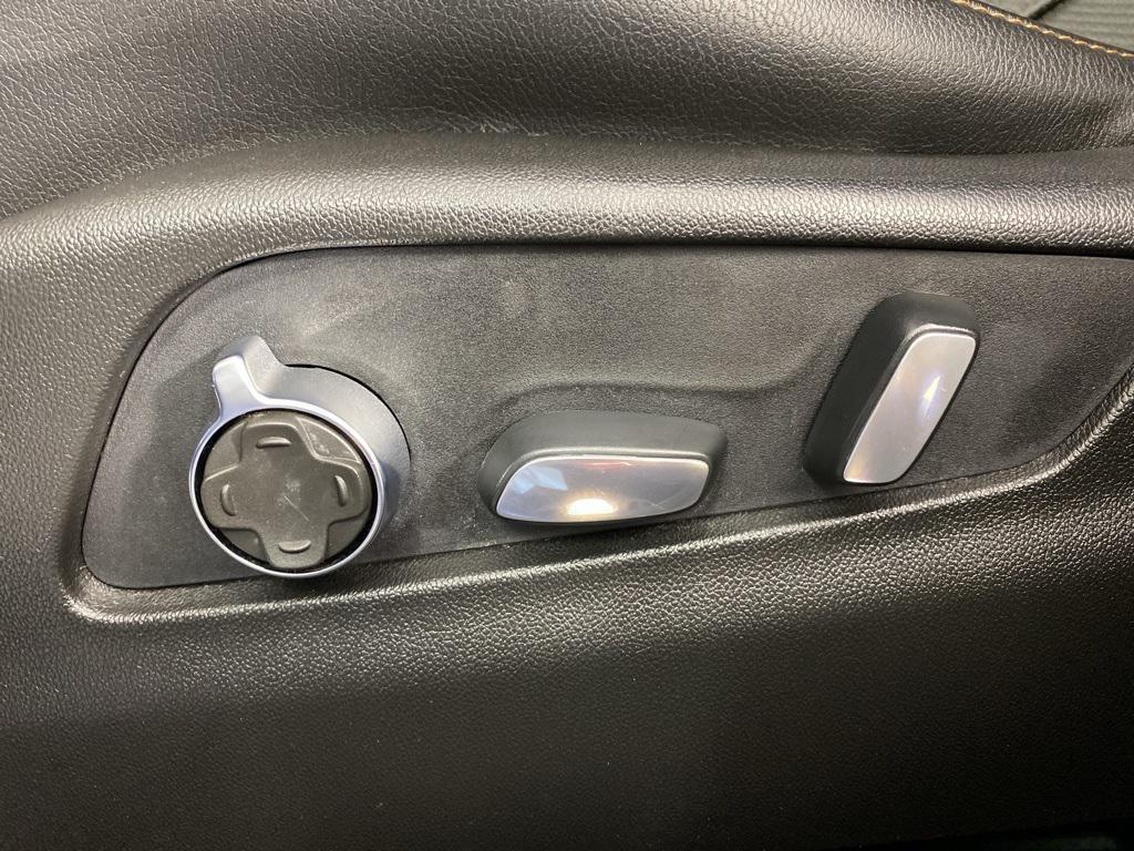 used 2021 Cadillac XT4 car, priced at $18,634