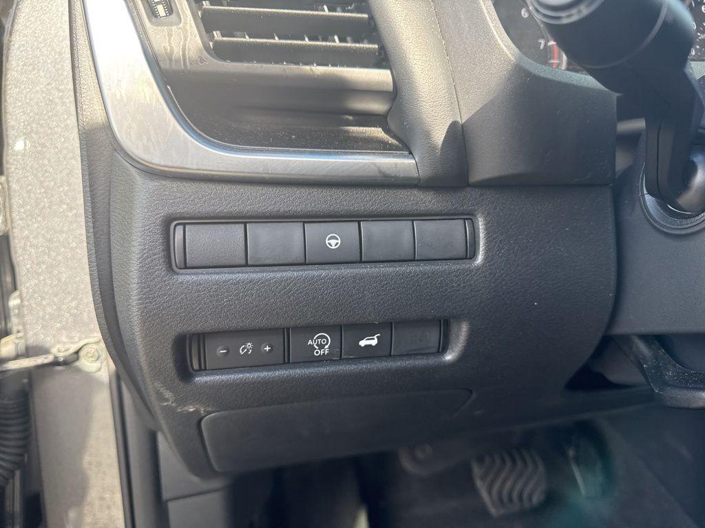 used 2024 Nissan Rogue car, priced at $21,285