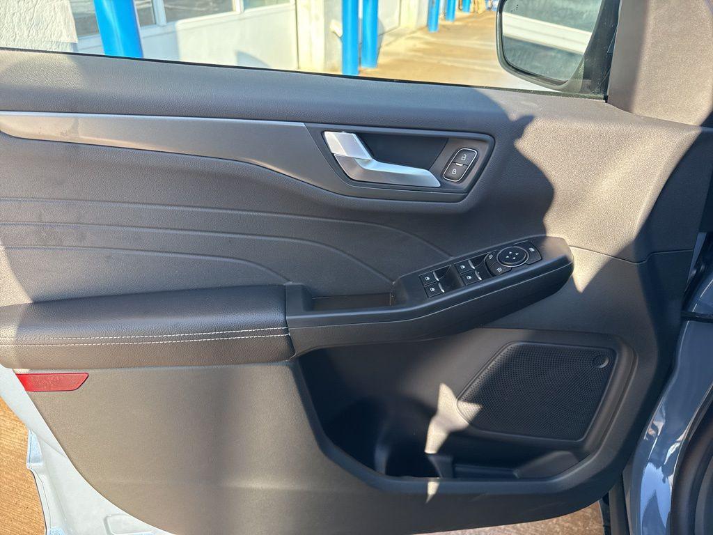 new 2026 Ford Escape PHEV car, priced at $33,885