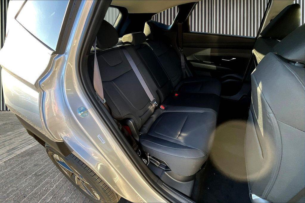 new 2026 Hyundai TUCSON Hybrid car, priced at $31,752