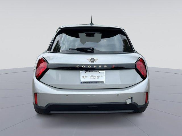 new 2025 MINI Hardtop car, priced at $38,110