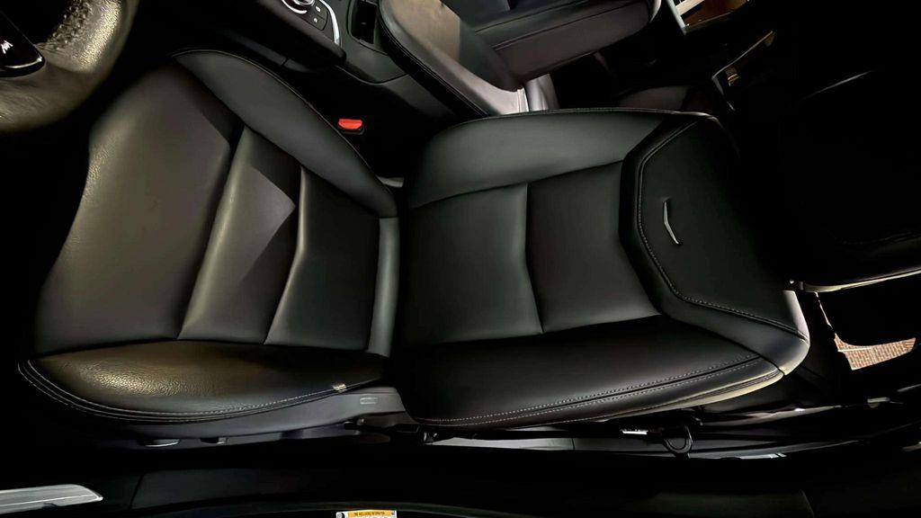 used 2022 Cadillac XT5 car, priced at $25,598