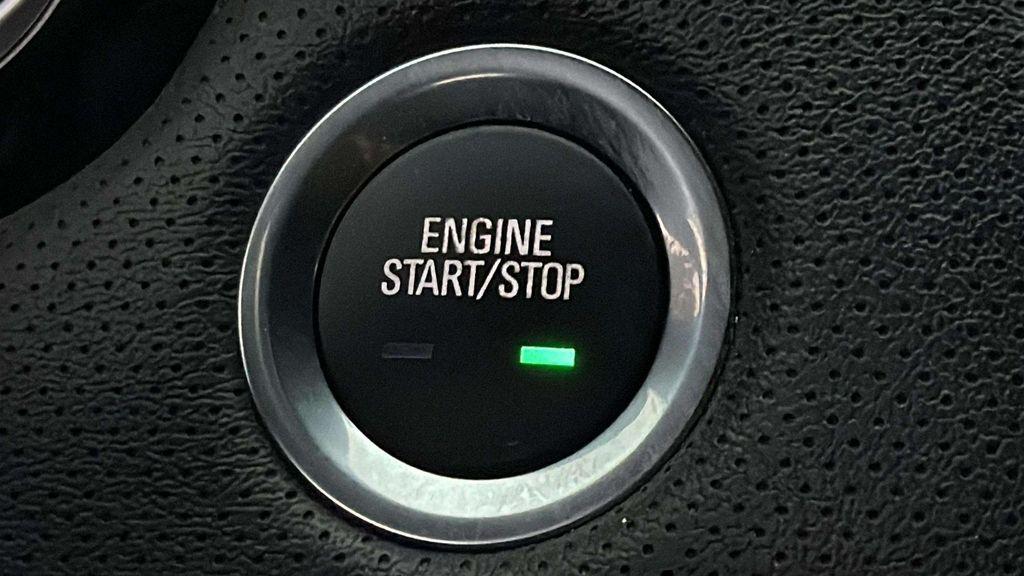 used 2022 Cadillac XT5 car, priced at $25,598