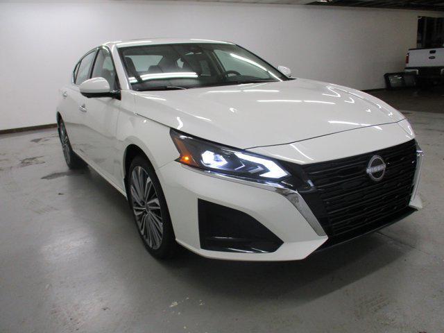 new 2025 Nissan Altima car, priced at $32,434