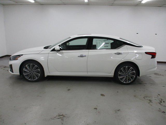 new 2025 Nissan Altima car, priced at $32,434