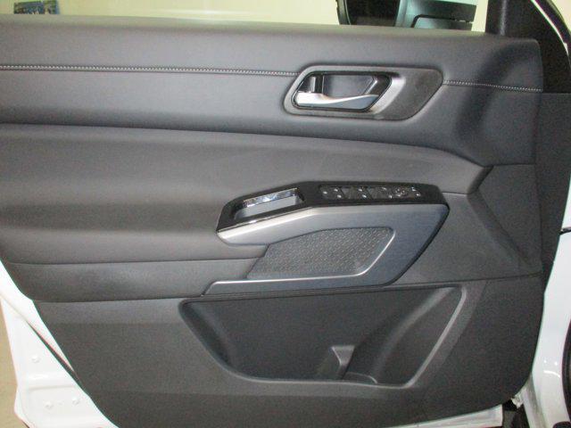 new 2025 Nissan Pathfinder car, priced at $44,913