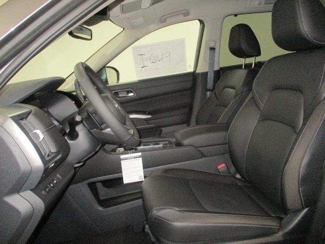new 2025 Nissan Pathfinder car, priced at $45,070