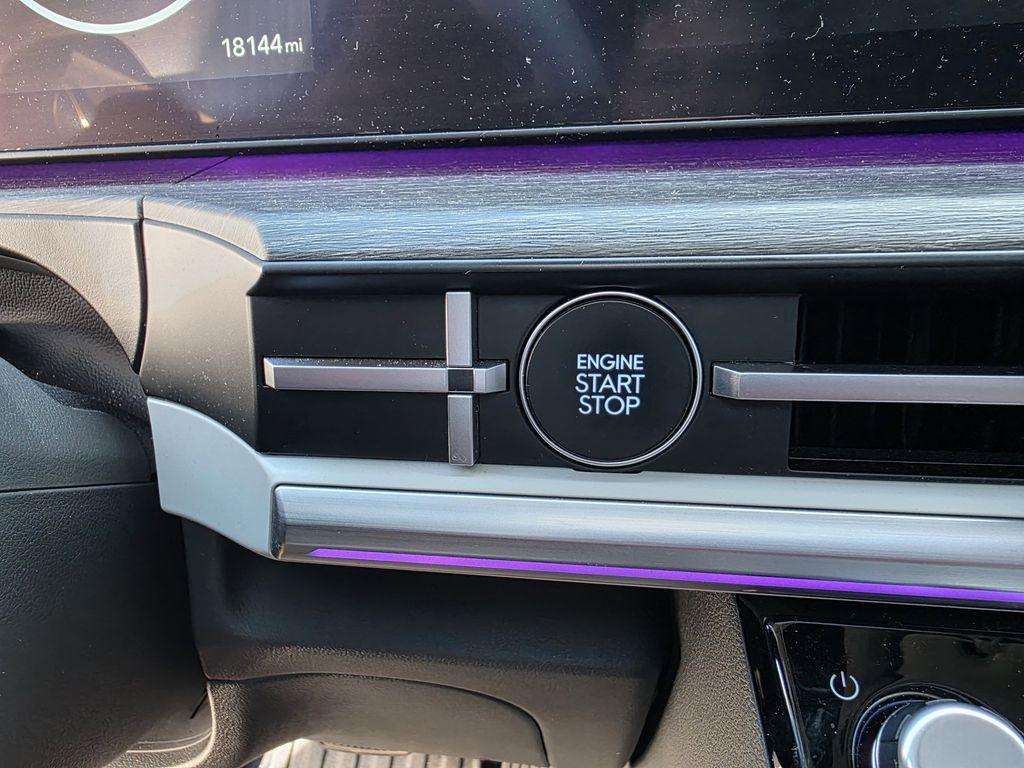 used 2024 Hyundai Santa Fe car, priced at $34,994