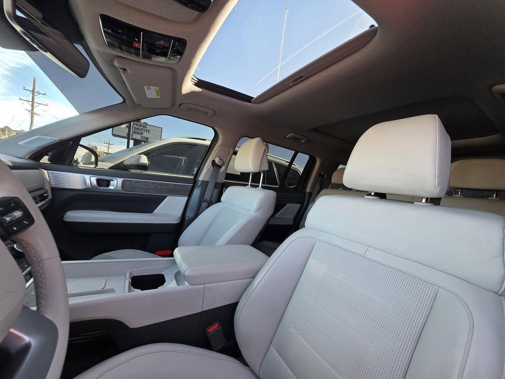 used 2024 Hyundai Santa Fe car, priced at $34,994