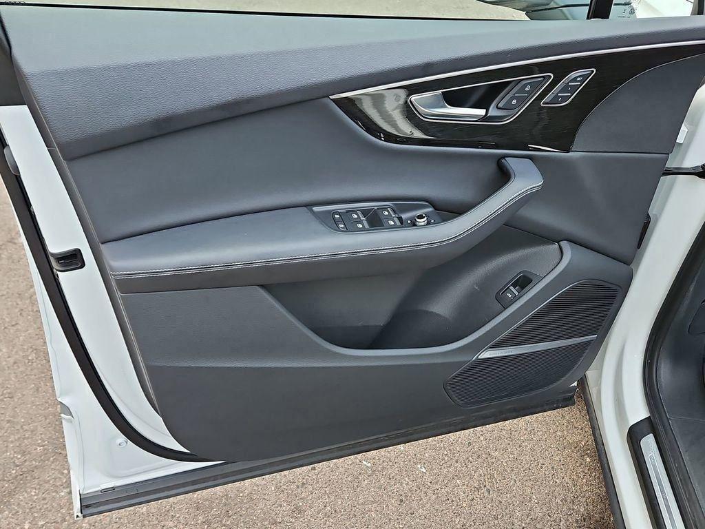 used 2025 Audi Q7 car, priced at $52,998