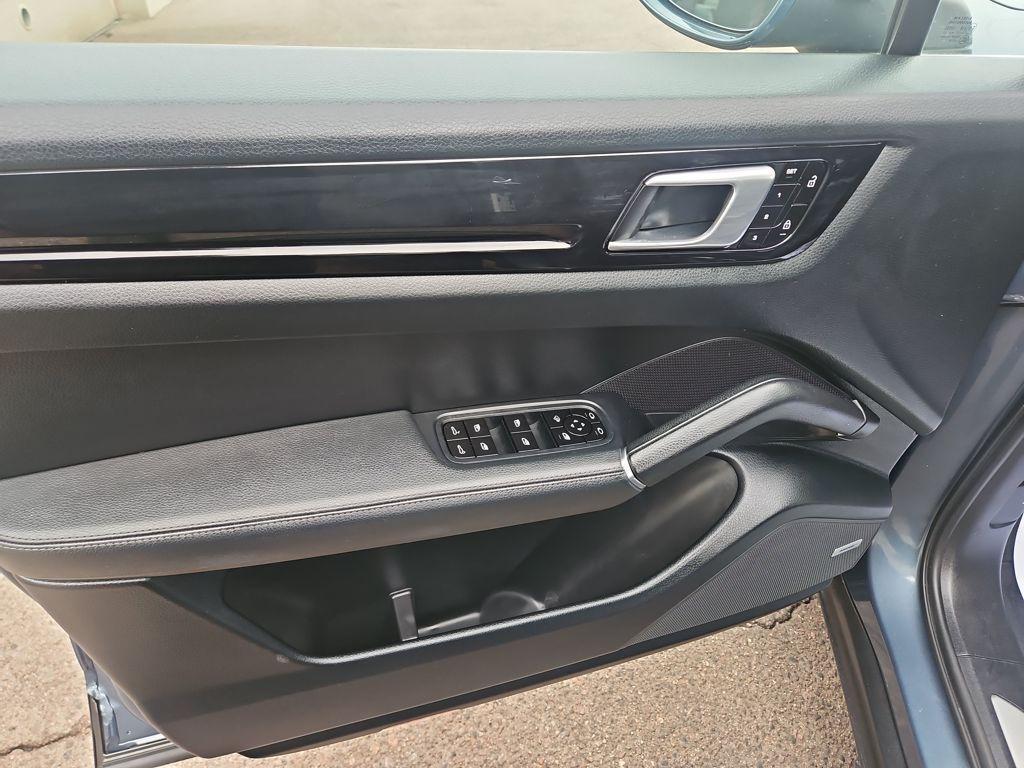 used 2019 Porsche Cayenne car, priced at $32,998
