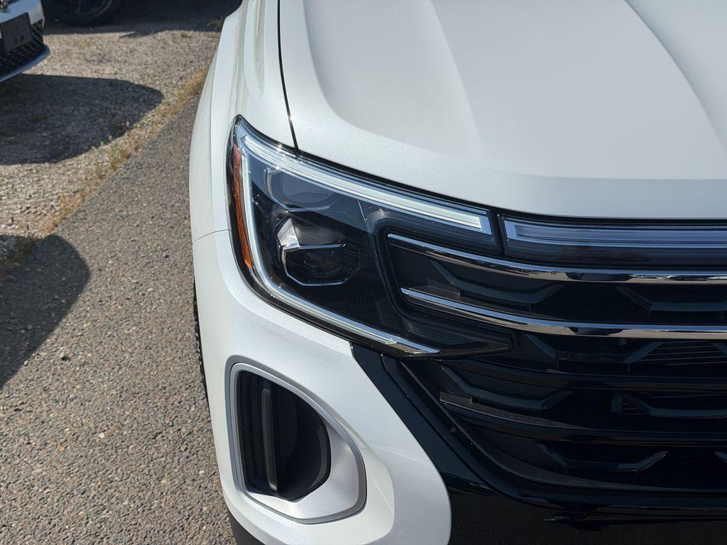 new 2026 Volkswagen Atlas car, priced at $45,079
