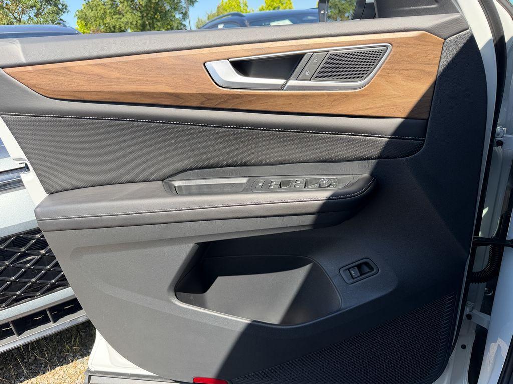 new 2026 Volkswagen Atlas car, priced at $44,722