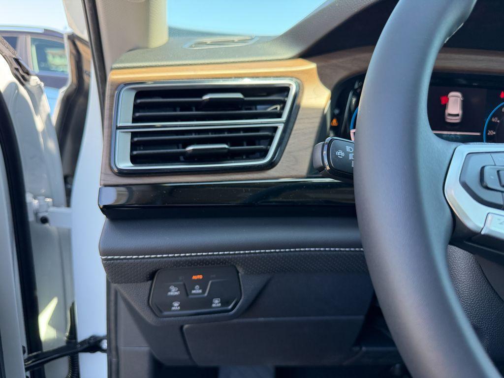 new 2026 Volkswagen Atlas car, priced at $44,722