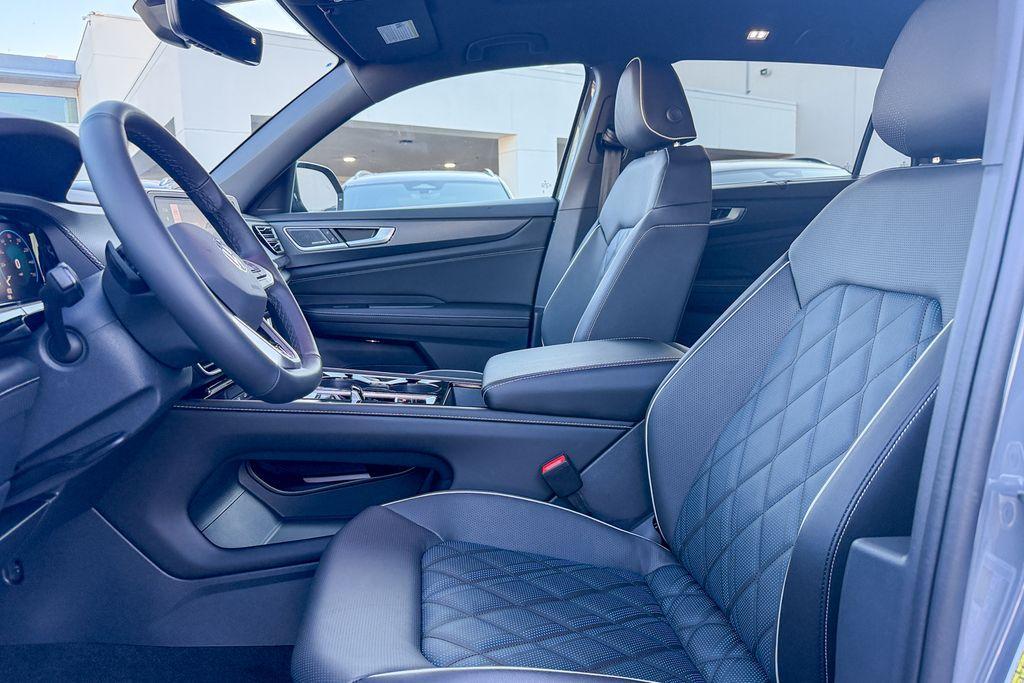 new 2026 Volkswagen Atlas Cross Sport car, priced at $52,818