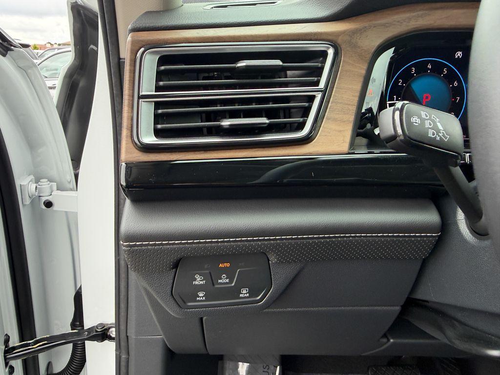 new 2026 Volkswagen Atlas car, priced at $44,722