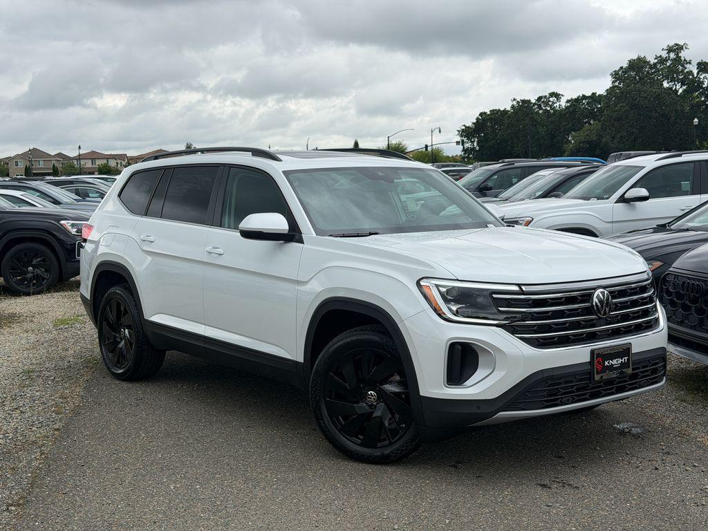 new 2026 Volkswagen Atlas car, priced at $44,722