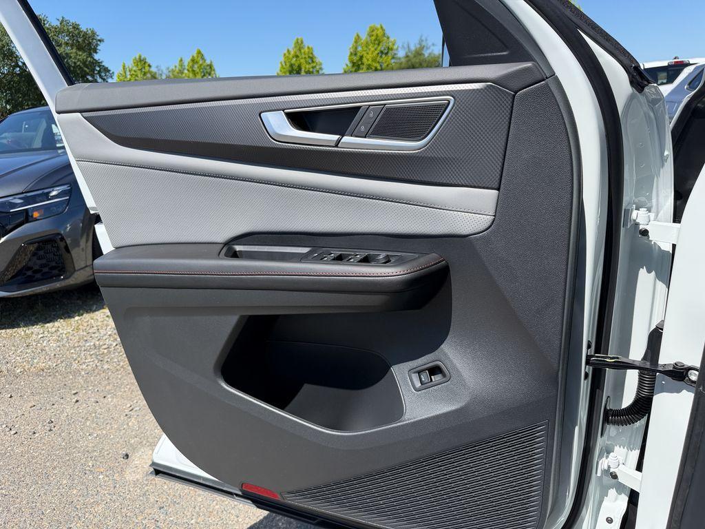 new 2026 Volkswagen Atlas car, priced at $45,079