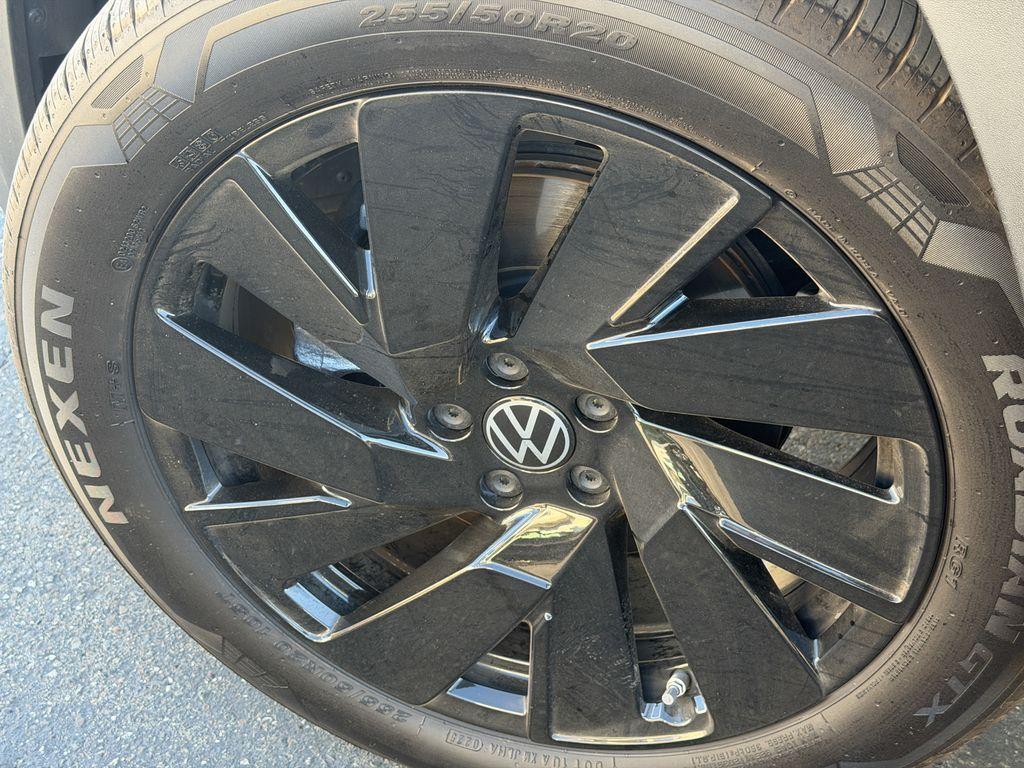 used 2026 Volkswagen Atlas car, priced at $41,720