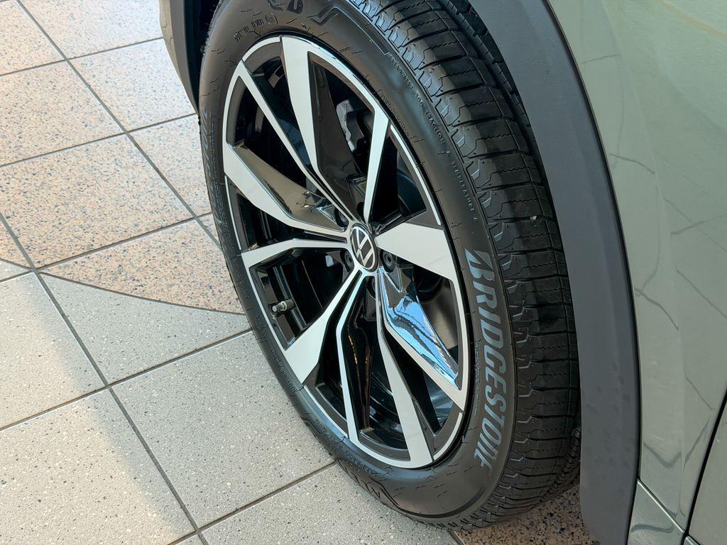 new 2026 Volkswagen Atlas car, priced at $56,351