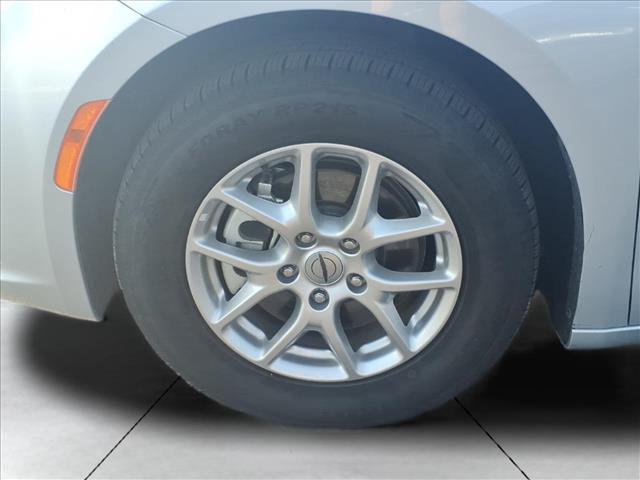 used 2024 Chrysler Pacifica car, priced at $25,993