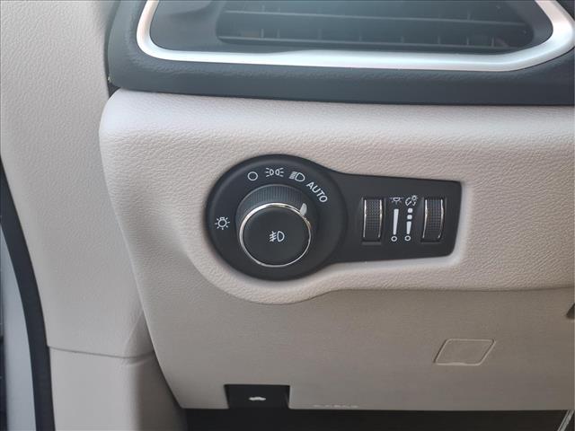 used 2024 Chrysler Pacifica car, priced at $25,993