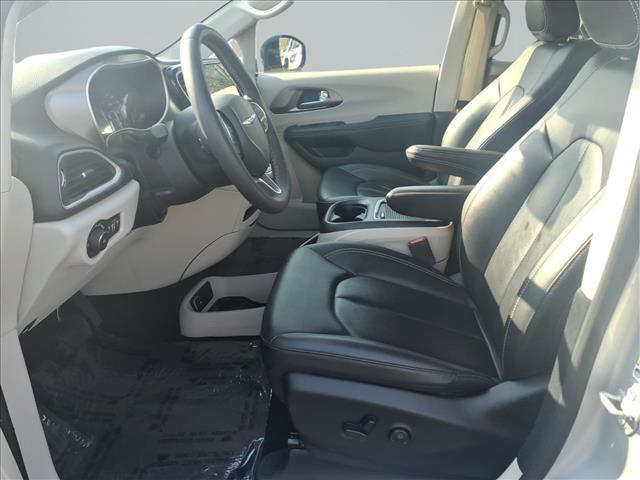 used 2024 Chrysler Pacifica car, priced at $25,993