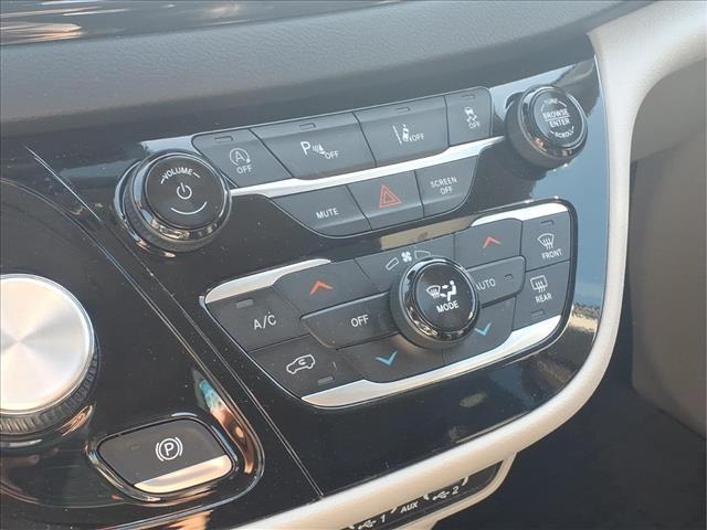used 2024 Chrysler Pacifica car, priced at $25,437