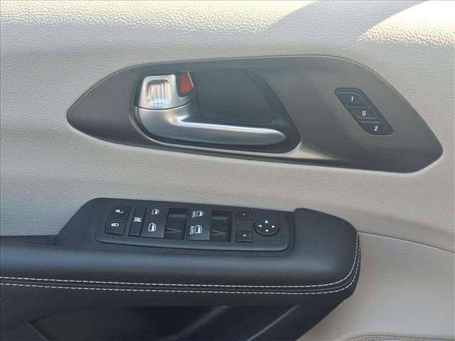 used 2024 Chrysler Pacifica car, priced at $25,437