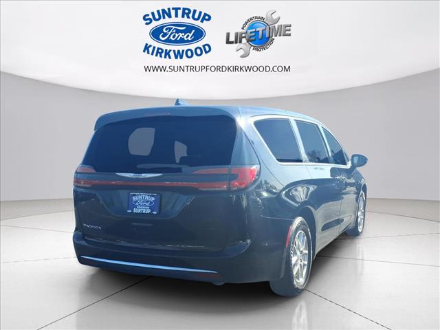 used 2024 Chrysler Pacifica car, priced at $25,437