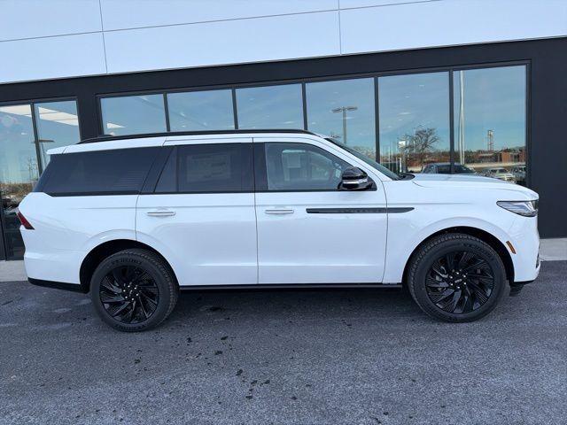 new 2025 Lincoln Navigator car, priced at $98,957