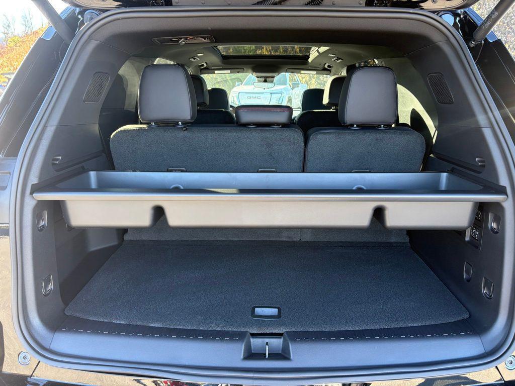 new 2026 Chevrolet Traverse car, priced at $57,000