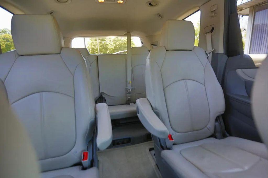 used 2016 Chevrolet Traverse car, priced at $11,500