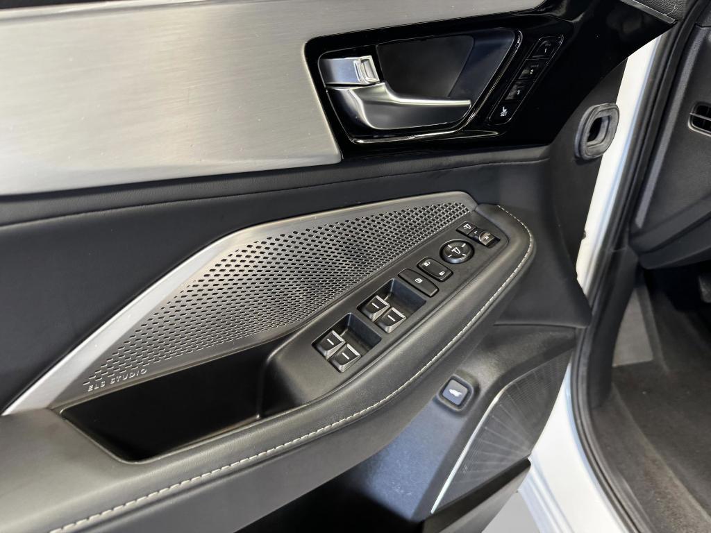 used 2023 Acura MDX car, priced at $38,480