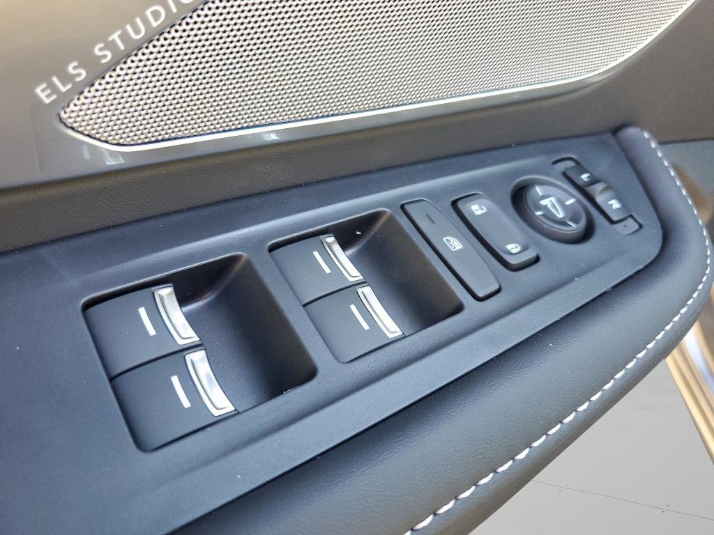 new 2026 Acura RDX car, priced at $49,650