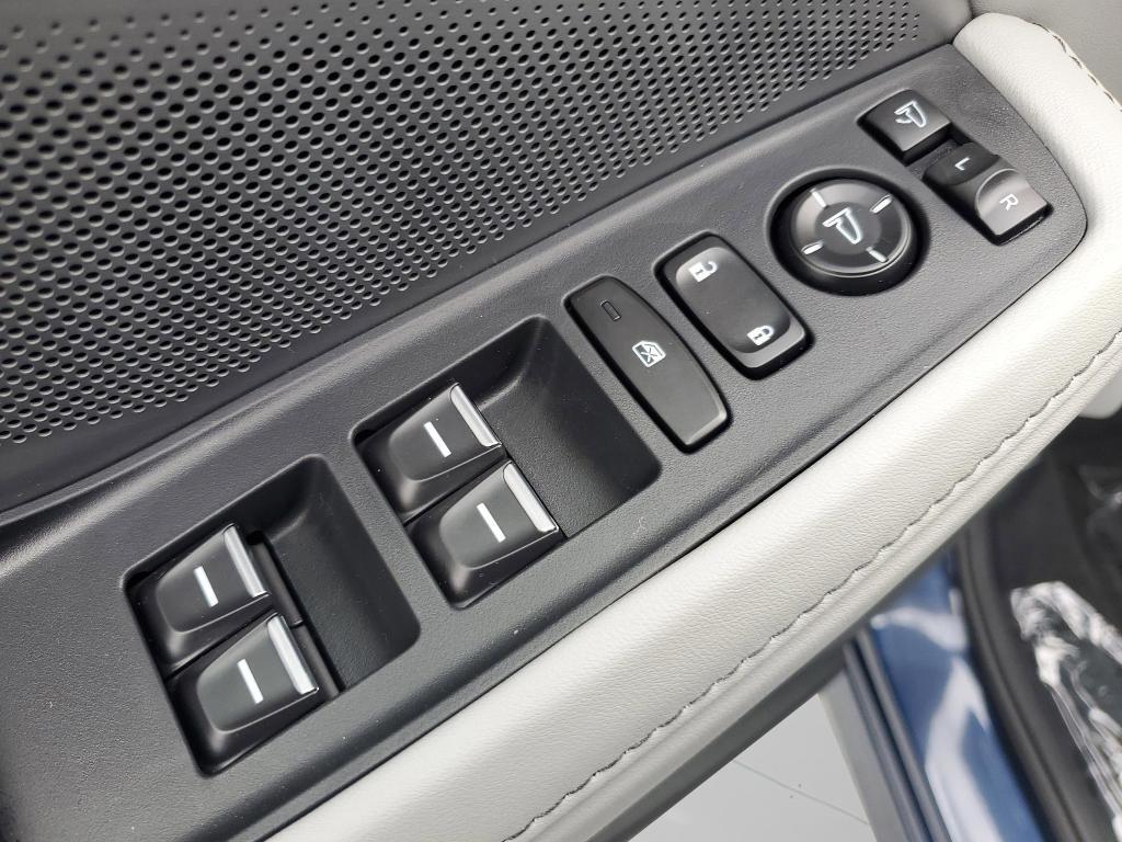 new 2026 Acura MDX car, priced at $60,750