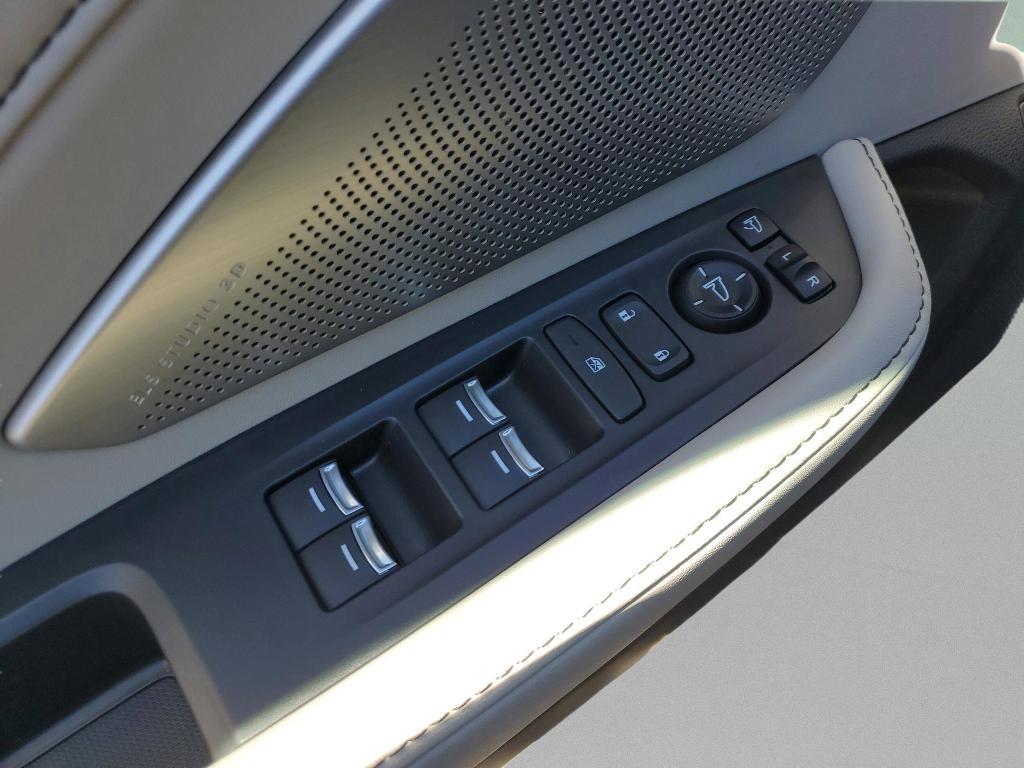 new 2026 Acura RDX car, priced at $54,300