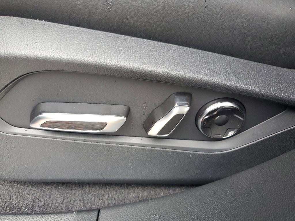 new 2026 Acura RDX car, priced at $52,650