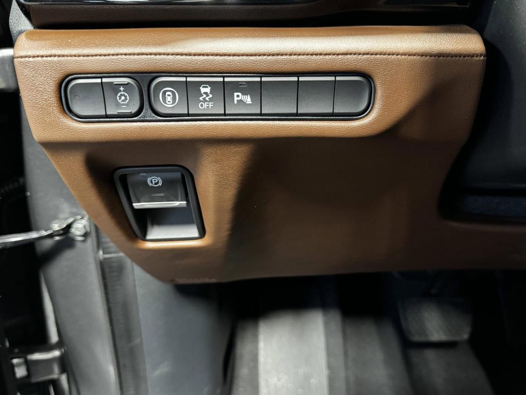 used 2023 Acura MDX car, priced at $37,991