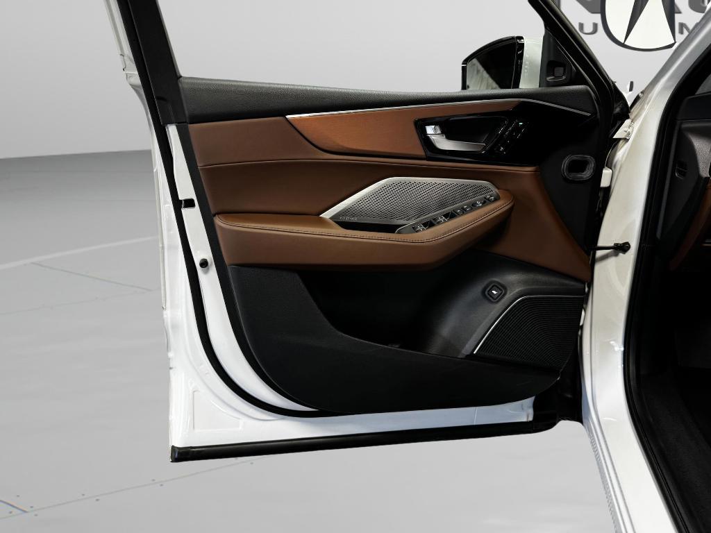 used 2023 Acura MDX car, priced at $43,791