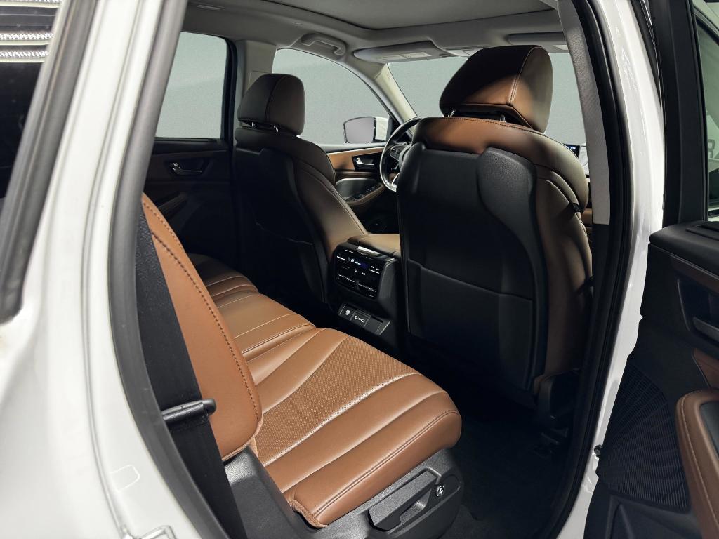 used 2023 Acura MDX car, priced at $43,791