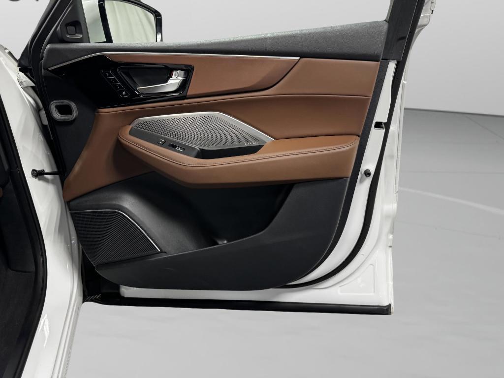 used 2023 Acura MDX car, priced at $43,791