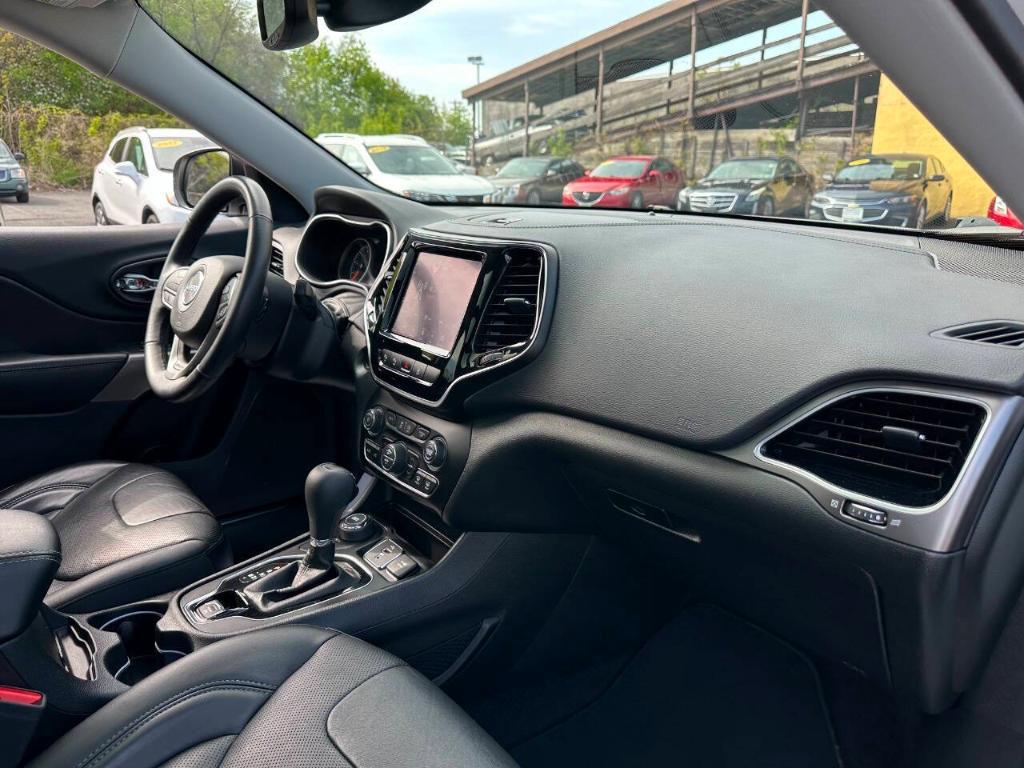 used 2019 Jeep Cherokee car, priced at $17,995